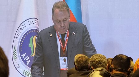 Rusiya qərbin ikili standartları ilə müharibə aparır - Pyotr Tolstoy