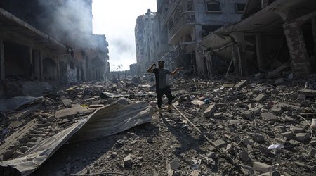 6 killed in airstrike in southern Gaza Strip