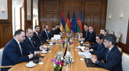 Second day of negotiations between Azerbaijani and Armenian FMs commences