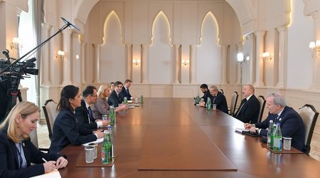 President Ilham Aliyev receives EU Commissioner for Energy