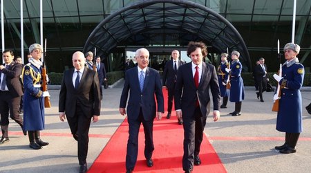 İrakli Kobaxidzenin Azərbaycana rəsmi səfəri başa çatıb