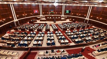 Bu gün Milli Məclisdə 21 məsələ müzakirə ediləcək