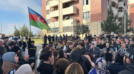 Проходит церемония прощания с лицами, останки которых были обнаружены в Ходжалы