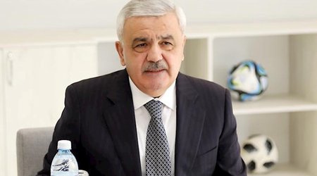 Futbola gəldiyimə görə peşman deyiləm - Rövnəq Abdullayev