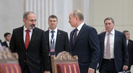 Paşinyan Rusiya bazasının çıxarılması məsələsini Putinlə müzakirə edəcək