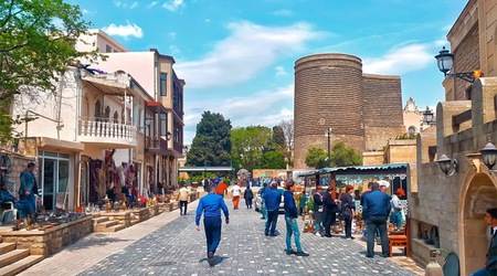 Azərbaycana gələn turistlərin sayı artıb- RƏSMİ