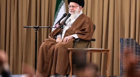 İran heç bir sanksiyalara tabe olmayacaq - Xamenei
