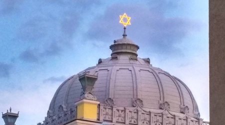 Unknown persons try to set fire to Warsaw synagogue