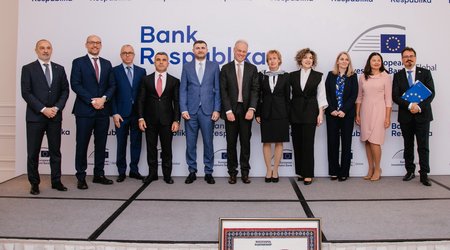 Самый большой международный финансовый институт в мире выбрал в Азербайджане Банк Республика!