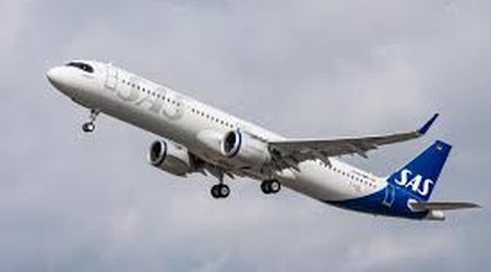 Самолет рейса Копенгаген-Токио совершил вынужденную посадку в Баку