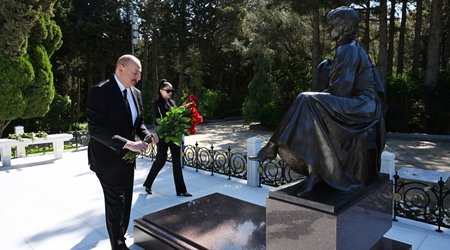 Prezident və xanımı Heydər Əliyevin məzarını ziyarət edib - Fotolar