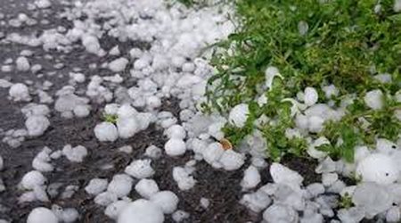В Азербайджане продолжаются осадки, в ряде регионов выпал град