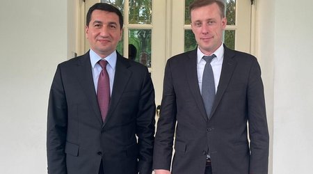 Hikmət Hacıyev ABŞ Prezidentinin müşaviri ilə görüşüb