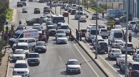 Серьезное ДТП парализовало движение на Мардакянском шоссе