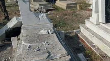 Житель Гусара задержан за умышленное разрушение надгробных плит