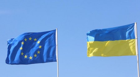 Ukraine signs security pacts with EU, Lithuania and Estonia