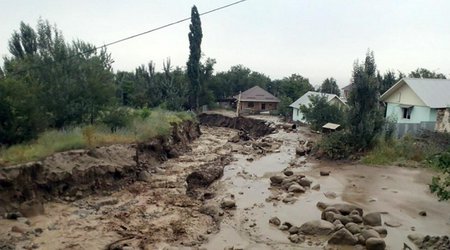 МЧС: В Гаджигабуле 81 человек эвакуирован из-за наводнения