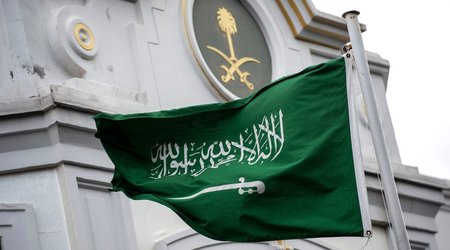 Saudis warn G-7 over Russia seizures with debt sale threat