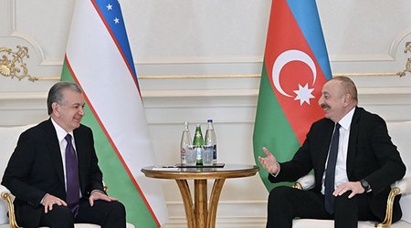 Əliyev Şavkat Mirziyoyevə zəng edib