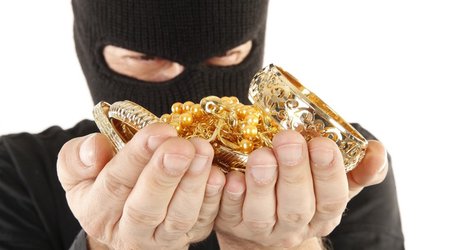 В Баку из дома украдены ювелирные украшения на 15 тыс. манатов