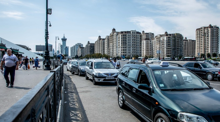 В Азербайджане отстранены от перевозок 65 автомобилей такси