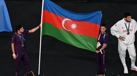 XXXIII Yay Olimpiya Oyunlarının bağlanış mərasimi keçirilir