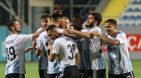 "Qarabağ" üçüncü dəfə ölkə çempionatına böyük hesablı qələbələrlə başlayıb