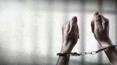 Житель Баку задержан по подозрению в краже 11 тыс. манатов из домов