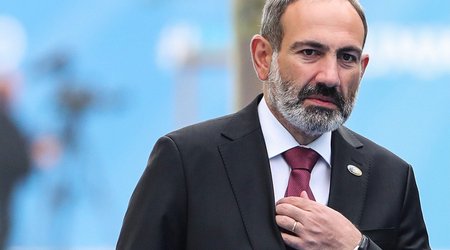Evinin balkonundan Paşinyana alma atan şəxs tutulub