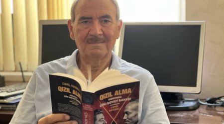 Cəmil Həsənlinin "Qızıl alma uğrunda Çin‑Sovet savaşı: Şərqi Türküstan. 1930‑1950" kitabı çap edilib