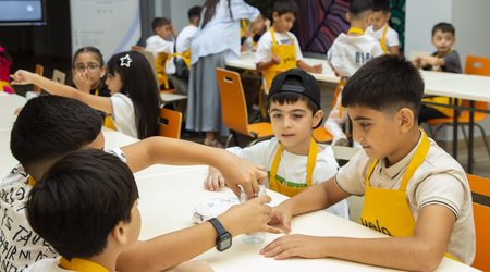 Yelo Bank hosts "Healthy Step to School" event for children