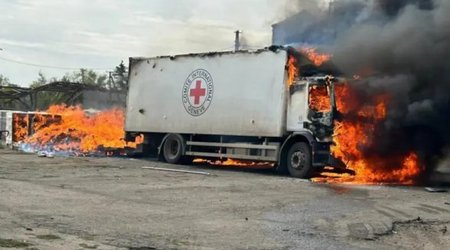 Ukraynada Qırmızı Xaç Cəmiyyətinin avtomobillərinə hücum - ölən var