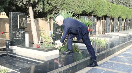 ABŞ-ın Azərbaycandakı səfiri Şəhidlər Xiyabanına getdi - Foto