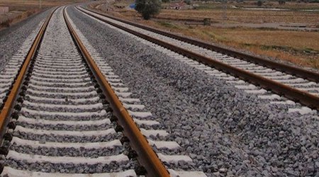 В Баку невнимательность водителя привела к ДТП на железной дороге