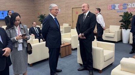 Prezident qazaxıstanlı həmkarı ilə görüşüb - Yenilənib