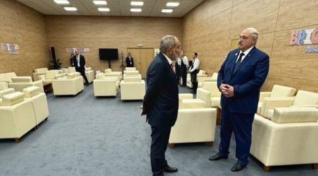 Paşinyan BRİKS sammitində Lukaşenko ilə görüşüb