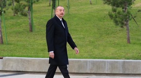 Ильхам Алиев в новом парке в Баку