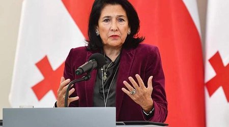 Zurabişvili təkrar seçkilərin keçirilməsini tələb edir