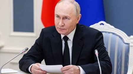 Putin Müdafiə Nazirliyinin rəhbərliyi ilə müşavirə keçirib