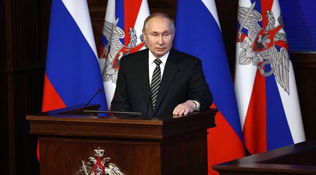 Rusiyanı "qırmızı xət"ə çatdırırlar  - Putin