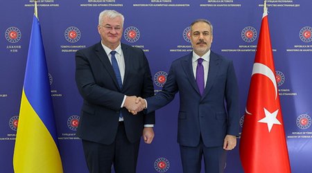 Ukrayna və Türkiyə XİN başçıları Yaxın Şərqdəki vəziyyəti müzakirə ediblər