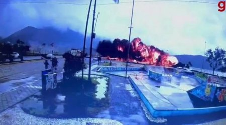 Daha bir ölkədə təyyarə qəzası olub  - Video