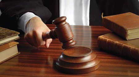 Paşinyana alma atan vətəndaşın işi üzrə məhkəmə iclası başlayıb