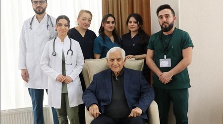 Народный поэт Нариман Гасанзаде выписан из больницы
