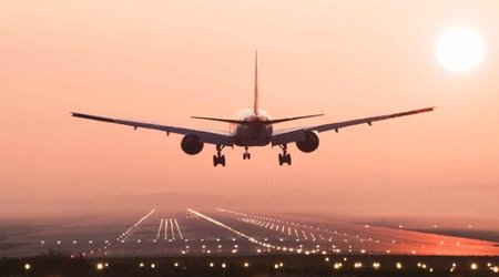Britaniya və İrlandiyada minlərlə hava reysi təxirə salınıb