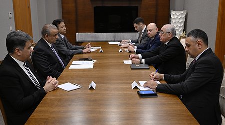 Премьер-министр Азербайджана встретился с федеральным министром Пакистана
