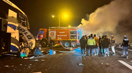Türkiyədə yol qəzası baş verib,ölən və yaralananlar var
