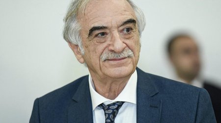 Ильхам Алиев наградил Полада Бюльбюльоглы