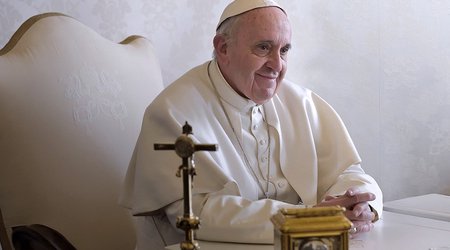 Roma Papası xəstəxanaya yerləşdirilib