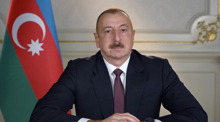 Президент Азербайджана принял Хулуси Акара
